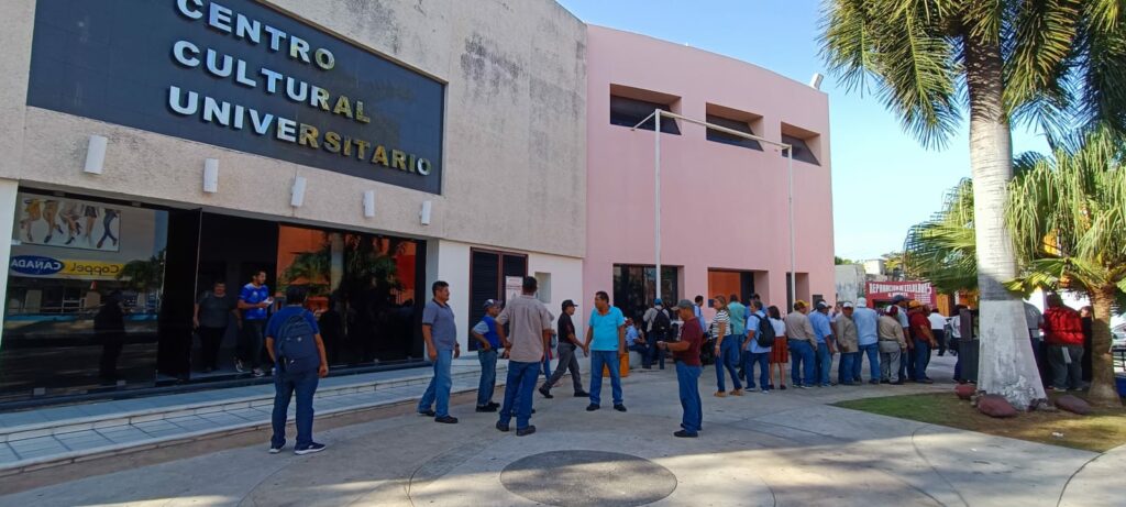 #Carmen Magaña “torea” otra vez a&nbsp;sindicalizados