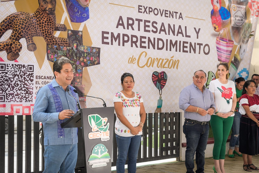 #Chiapas #CECyTE-TBC y #SecretaríadelBienestar inauguran #ExpoventaArtesanal y #EmprendimientodeCorazón