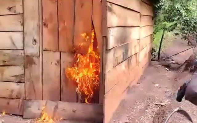 #Chiapas Violencia en #Pantelhó: Grupos autónomos queman viviendas de&nbsp;autodefensas