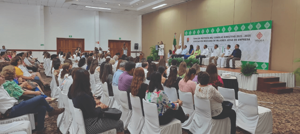 #Chiapas Nuevo consejo directivo de #AMMJE toma protesta en&nbsp;#Tapachula