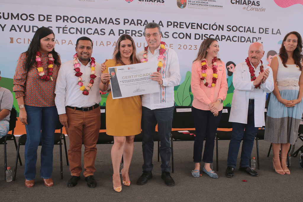 #Chiapas Entrega #RutilioEscandón ayudas técnicas e insumos para la prevención social de la&nbsp;violencia