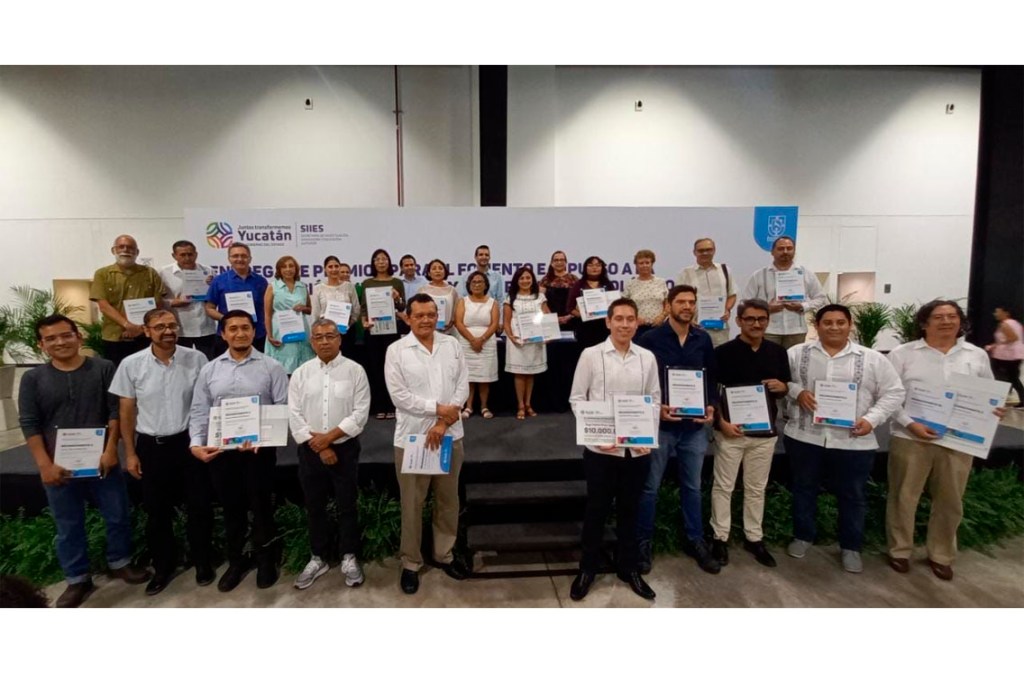 #Yucatán #UADY recibe primeros lugares en el Premio Estatal de&nbsp;Tesis
