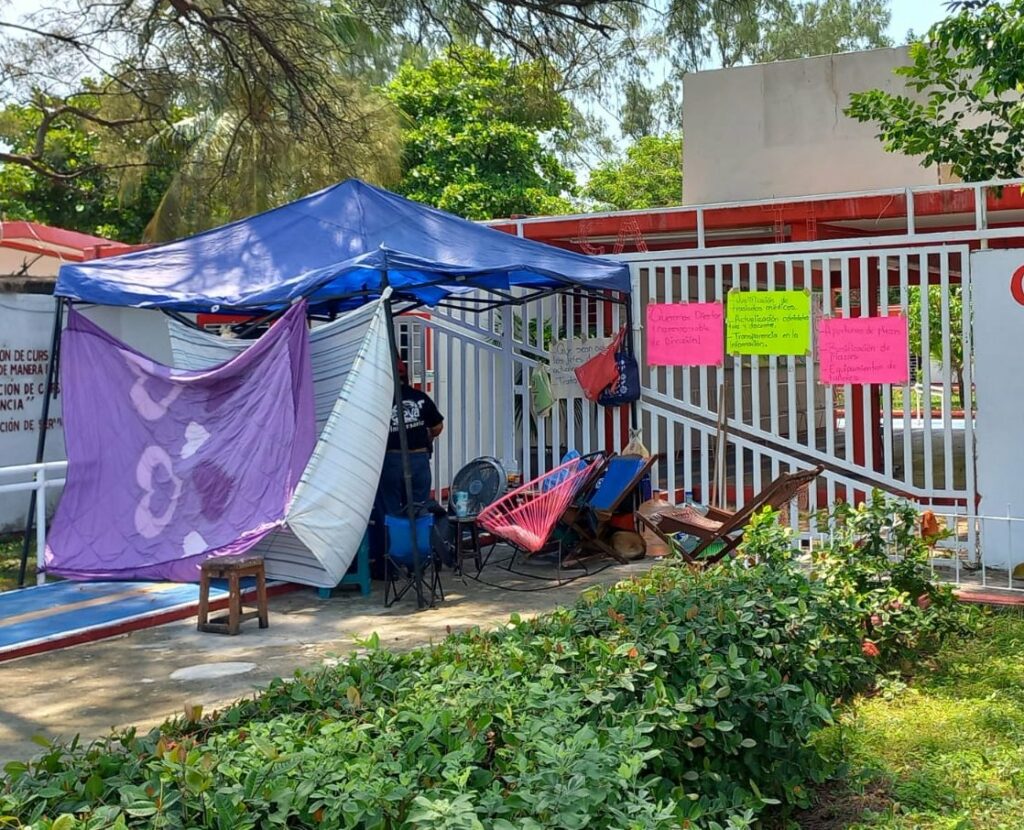 #Carmen Sigue el paro en Cecati 50; rechazan a Luisa María Peralta como&nbsp;directora