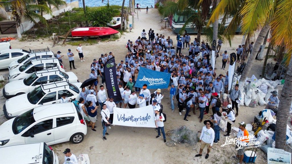 #Yucatán Voluntariado #UADY participa en limpieza de playas 
