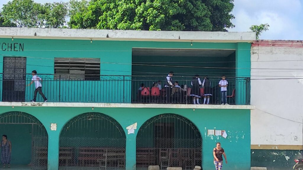 #Campeche Toman clases fuera de&nbsp;escuela