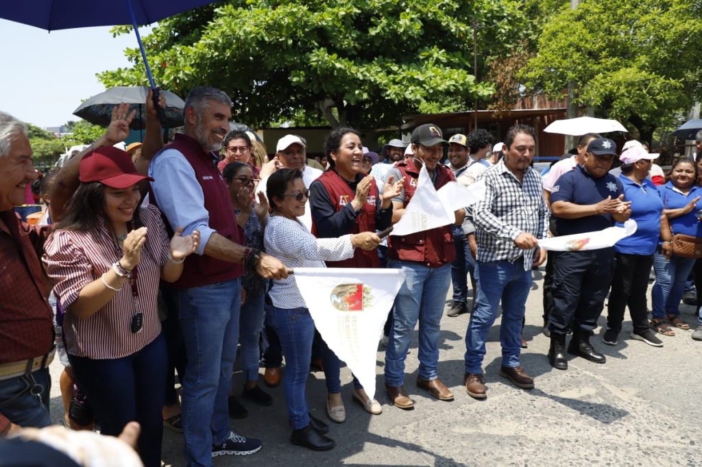 #Yucatán #ÁngelTorres da banderazo a trabajos de pavimentación en&nbsp;#Reforma