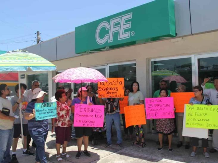 #Veracruz Por falta de luz, se manifiestan vecinos de la #Pocitos y #Rivera y la&nbsp;#Hidalgo