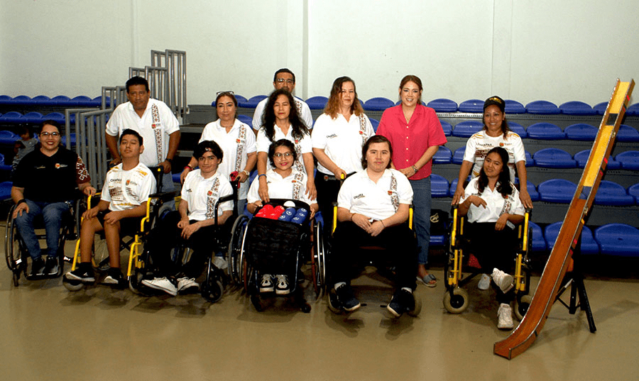 #Chiapas #TaniaRobles entrega material deportivo de entrenamiento a atletas paralímpicos de #Boccia y&nbsp;#Golbol