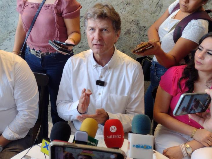 #Veracruz «Hubo gobiernos que cometieron excesos», responde #EnriquedelaMadrid sobre el&nbsp;#PRI