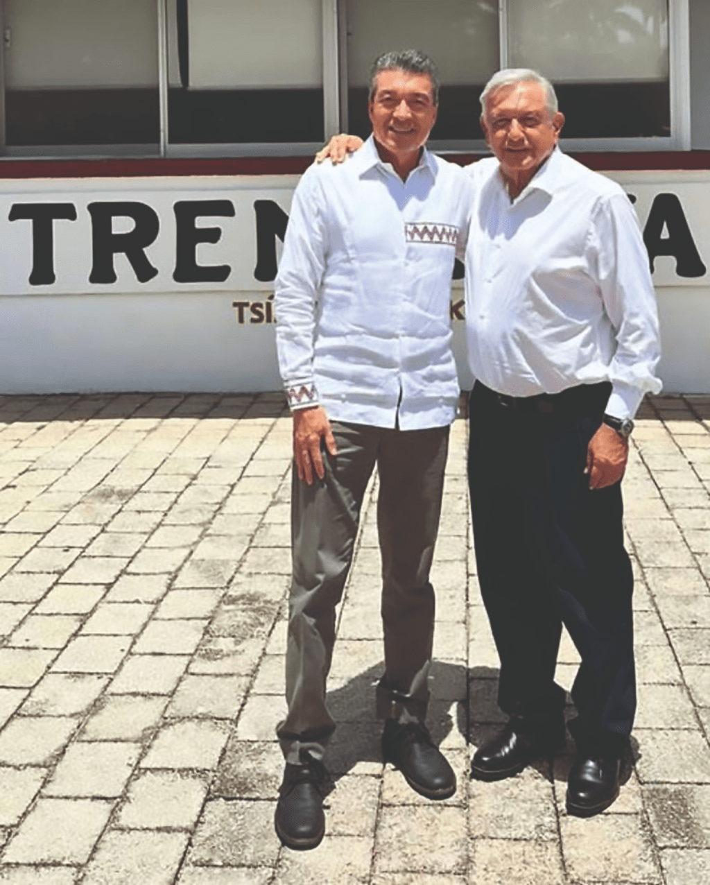 #Chiapas En #Palenque, acompaña #RutilioEscandón al presidente #AMLO a reunión de seguimiento del Tramo 1 del&nbsp;#TrenMaya