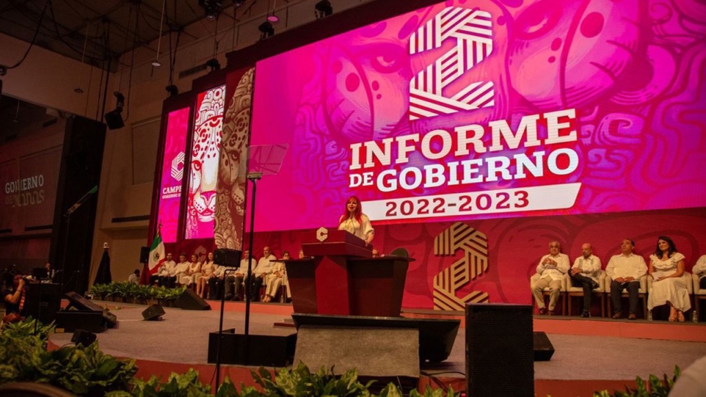 #Carmen Estuvo el II Informe lleno de&nbsp;aduladores