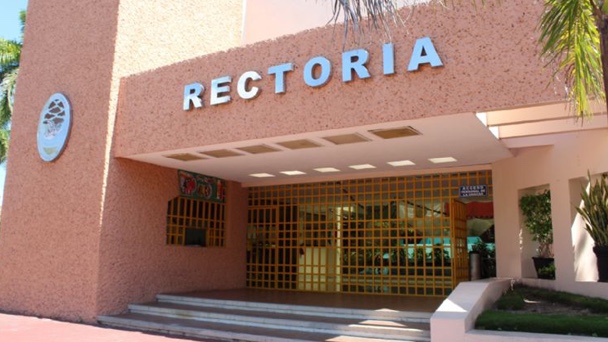 #Carmen Esperan que se acabe la cerrazón de la&nbsp;rectora