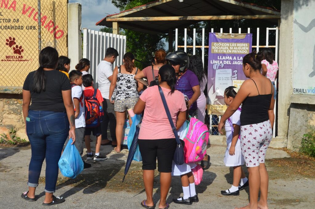 #Campeche Reinician clases entre reclamos por las&nbsp;carencias