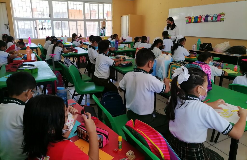 #Carmen Iglesia aplaude freno contra libros de&nbsp;texto