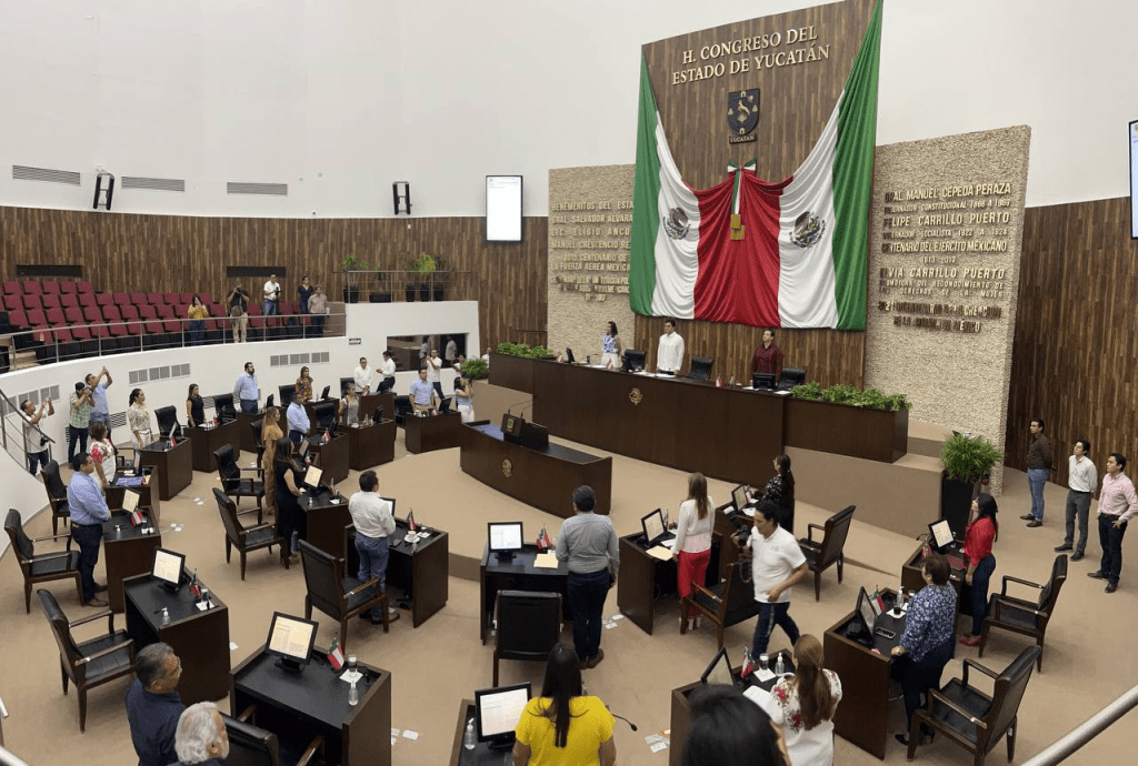 #Yucatán Símbolos Patrios estatales, una&nbsp;realidad