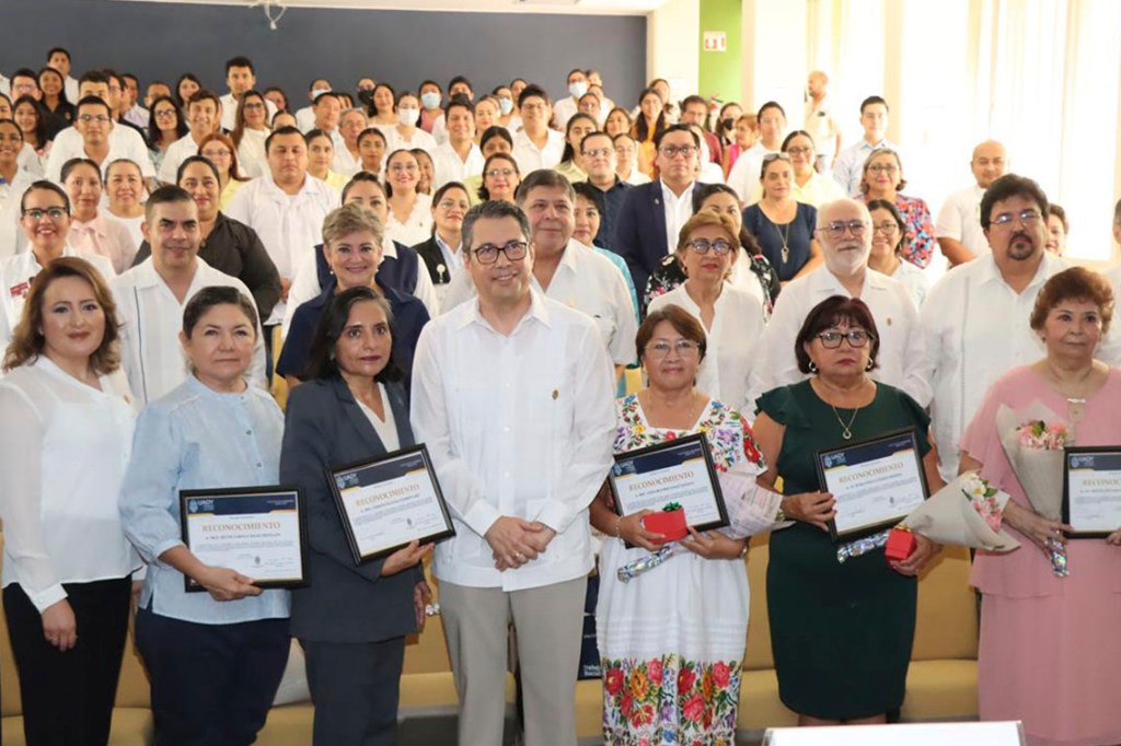 #Yucatán Facultad de Enfermería celebra su 60 Aniversario 