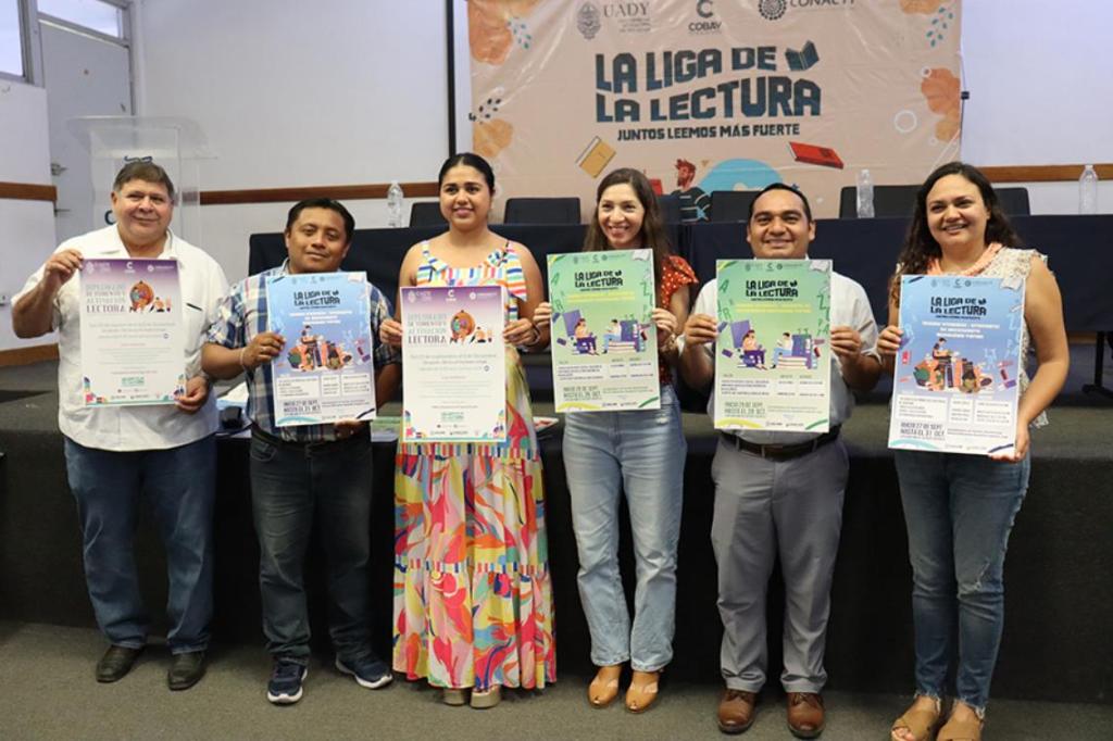 #Yucatán #UADY dona más de 200 libros al #COBAY 