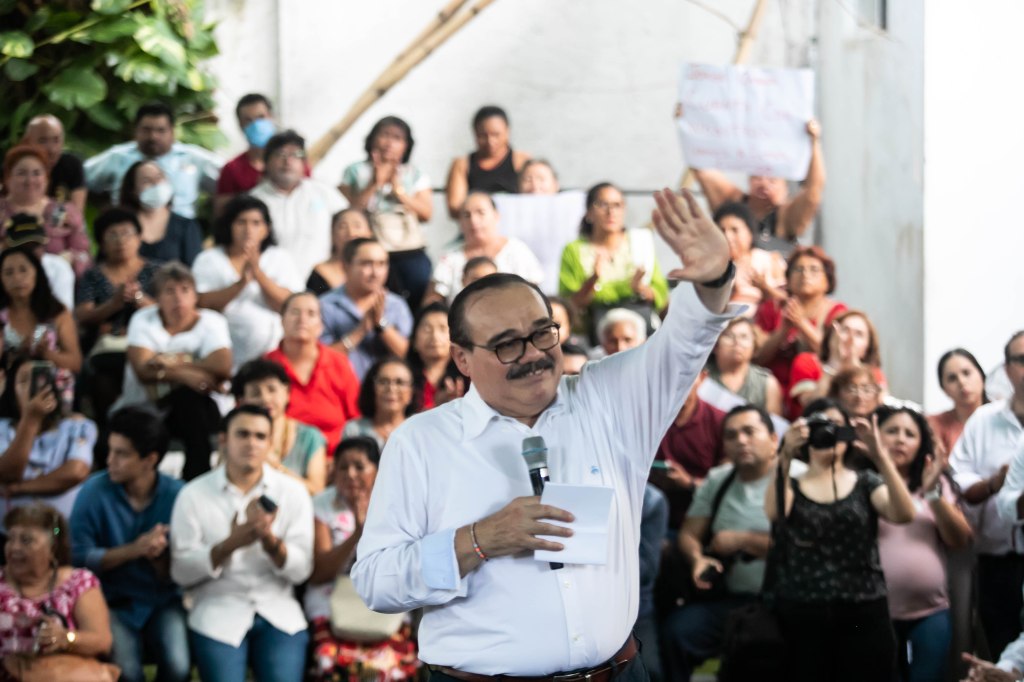 #Yucatán Si a su casa llega la encuesta, #JorgeCarlos es la respuesta”: #CachoCué, líder del #PVEM en el&nbsp;Senado