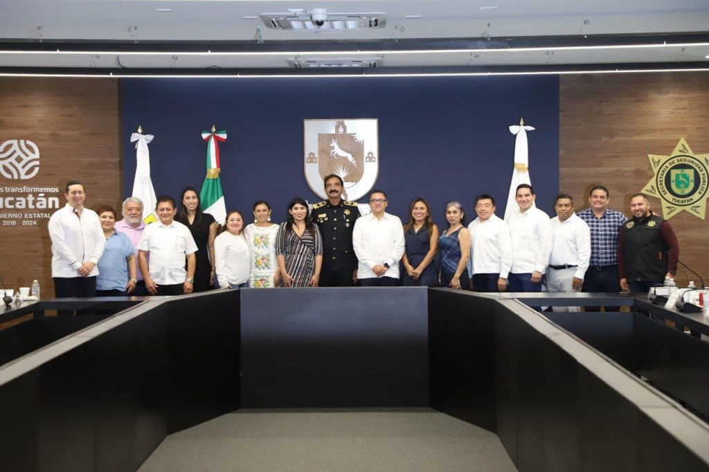#Yucatán Diputadas y diputados de la LXIII Legislatura visitan el centro&nbsp;#C5i