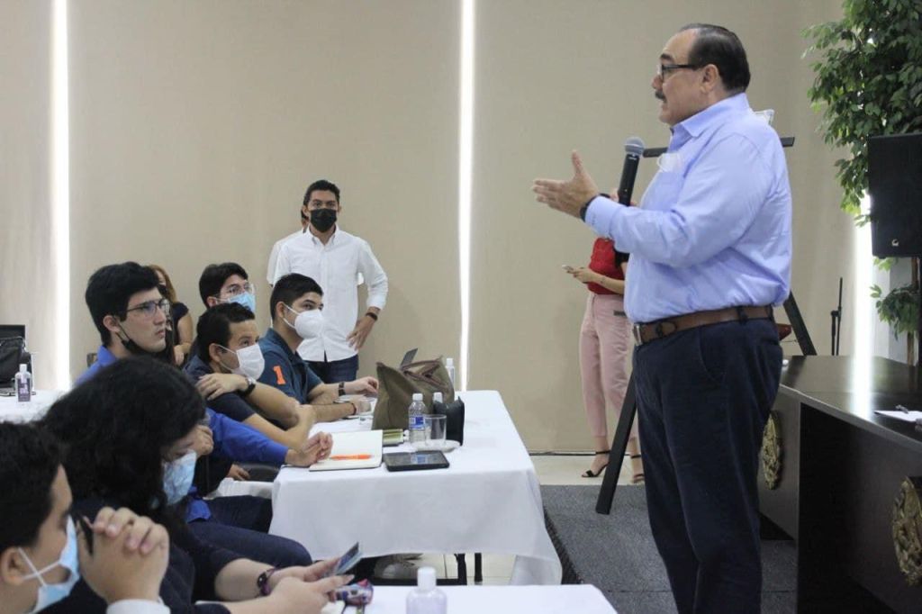 #Yucatán #RamírezMarín refrenda su compromiso con la educación y el emprendimiento&nbsp;juvenil
