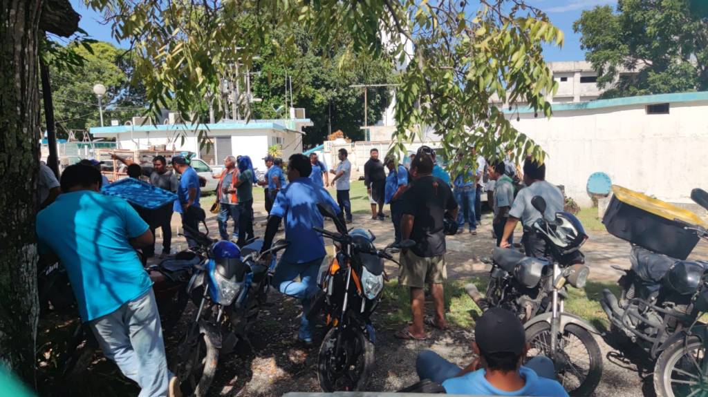 #QuintanaRoo Realizan paro laboral más de 200 trabajadores de #Capa, en exigencia a mejores condiciones de&nbsp;trabajo