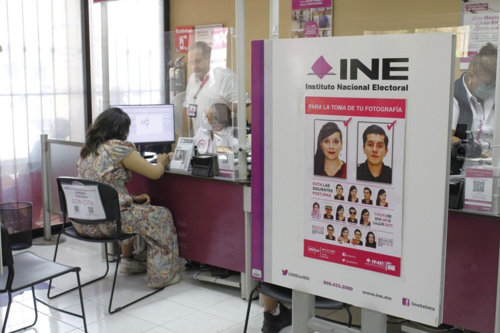 #Yucatán Exhorta  #INE a 99 mil personas, actualizar o renovar su credencial para&nbsp;votar