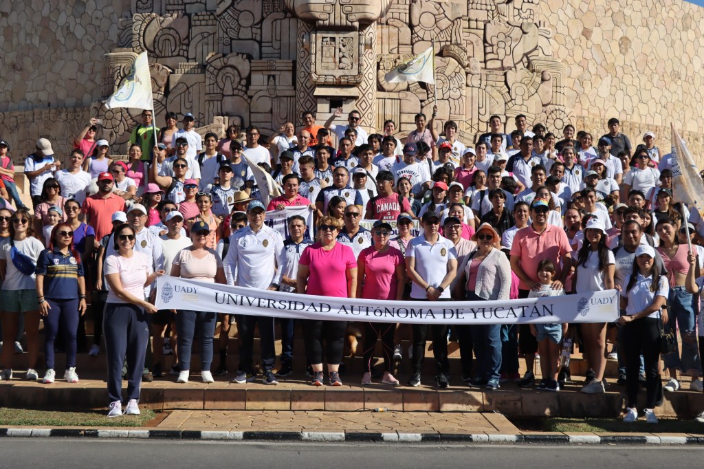 #Yucatán Comunidad Universitaria realiza caminata y activación “Celebremos Estar Bien” 