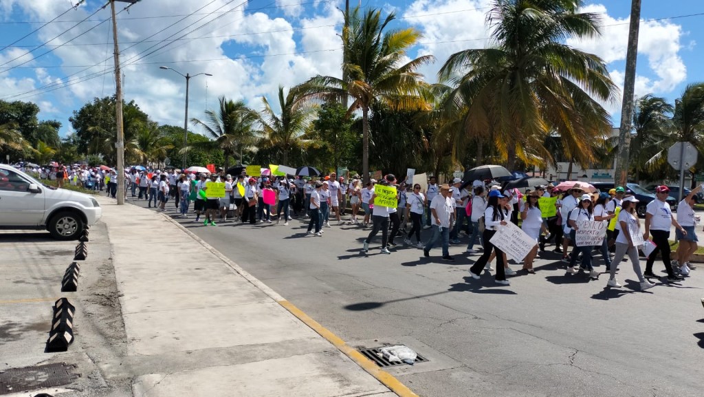 #QuintanaRoo Marchan en Cancún trabajadores del Poder Judicial de la&nbsp;Federación