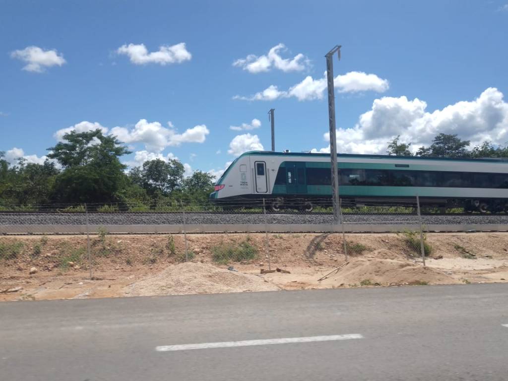 #QuintanaRoo Realizan pruebas de locomotora del #TrenMaya en tramo 4, de #Valladolid a&nbsp;#ElTintal