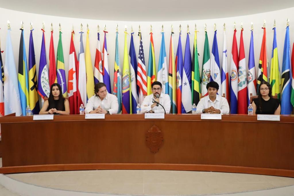 #Yucatán Estudiantes #UADY analizan el Estado de Derecho actual del país 