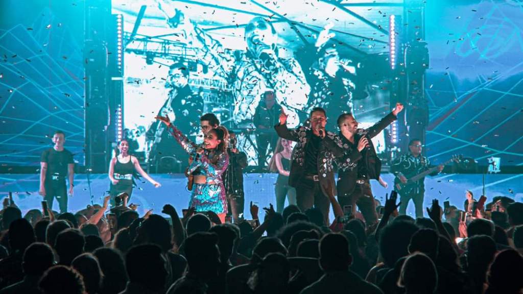 #Yucatán Noche de música disco con #Muziek, en el parque de&nbsp;#SantaAna