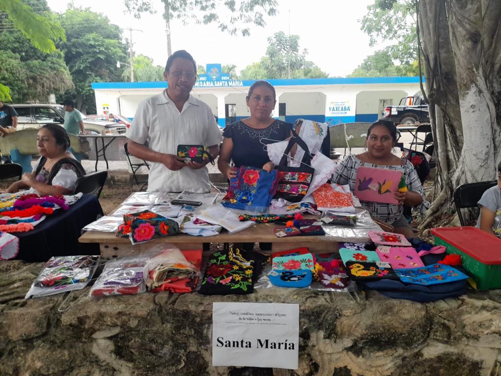 #Yucatán #UADY realizó el Tianguis Comunitario Agroecológico y Artesanal 
