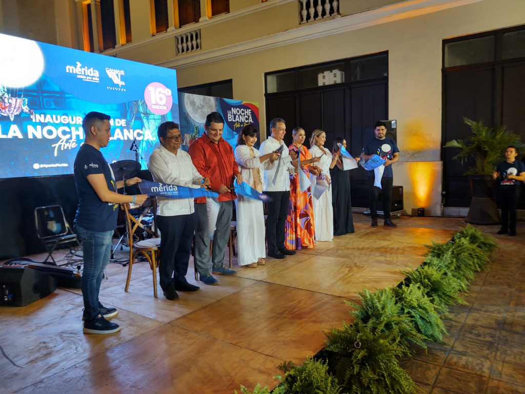 #Yucatán La pasarela “Moda a Tope” brilló en su máximo esplendor en La&nbsp;#NocheBlanca