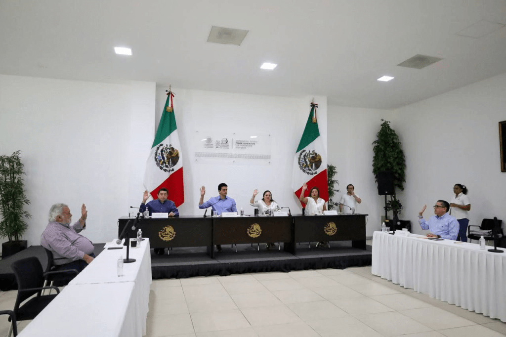 #Yucatán Comisiones permanentes sesionan en el Congreso del Estado para continuar con el análisis de numerosas iniciativas 