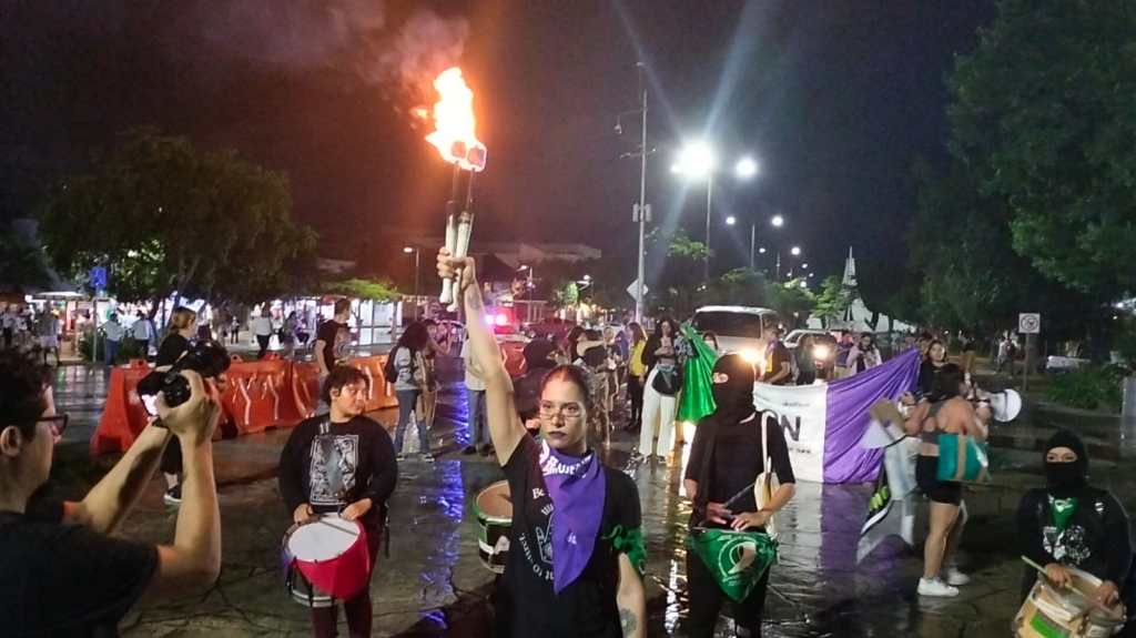 #QuintanaRoo Realizan marcha pacífica del #9N hacia la Fiscalía General del Estado en&nbsp;#Cancún
