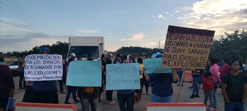 #QuintanaRoo Bloquean habitantes de #JuanSarabia carretera #Chetumal-#Escárcega