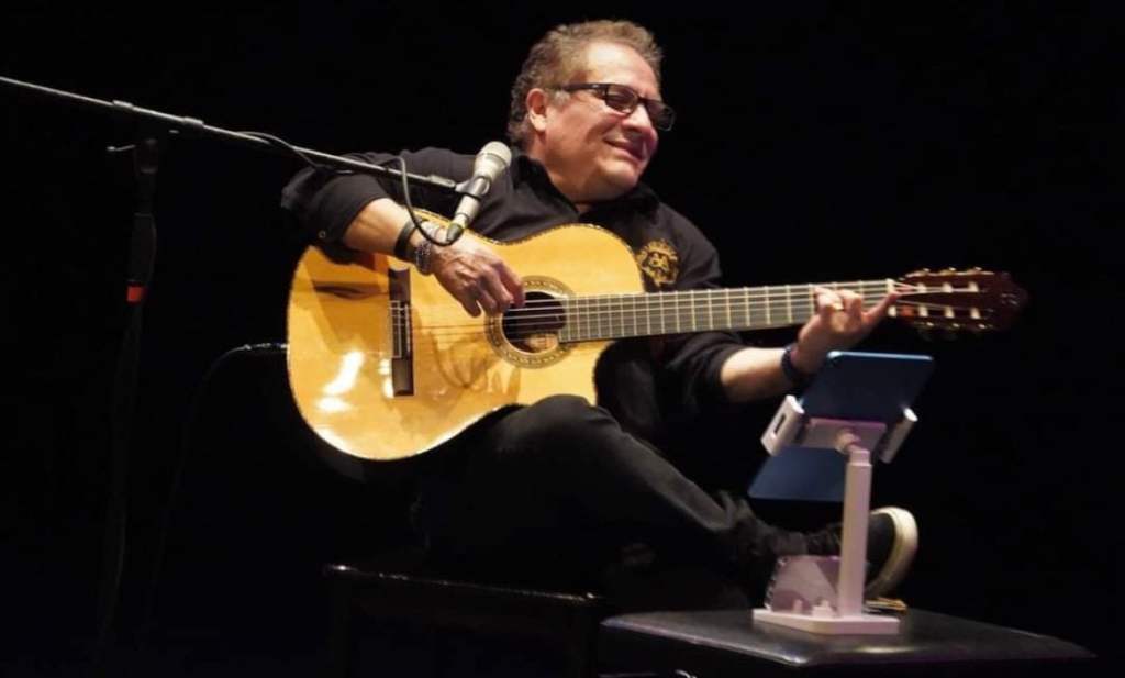 #Veracruz Teatro del Estado recibió a ajedrecistas y al cantautor Alejandro&nbsp;Filio