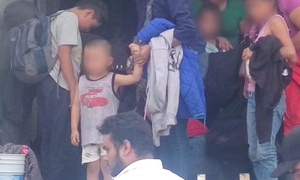 #Veracruz Abandonan a 215 migrantes en caja de tráiler en&nbsp;Cosamaloapan