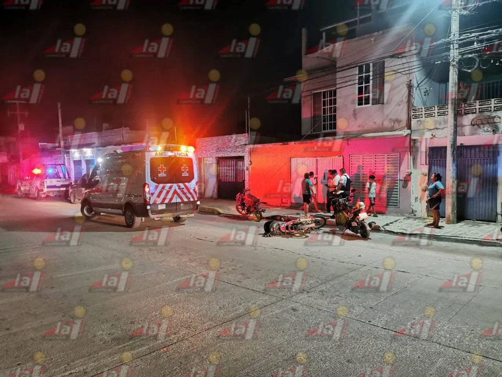 #Campeche Tres lesionados y dos motos destruidas en batalla campal en la colonia&nbsp;Volcanes