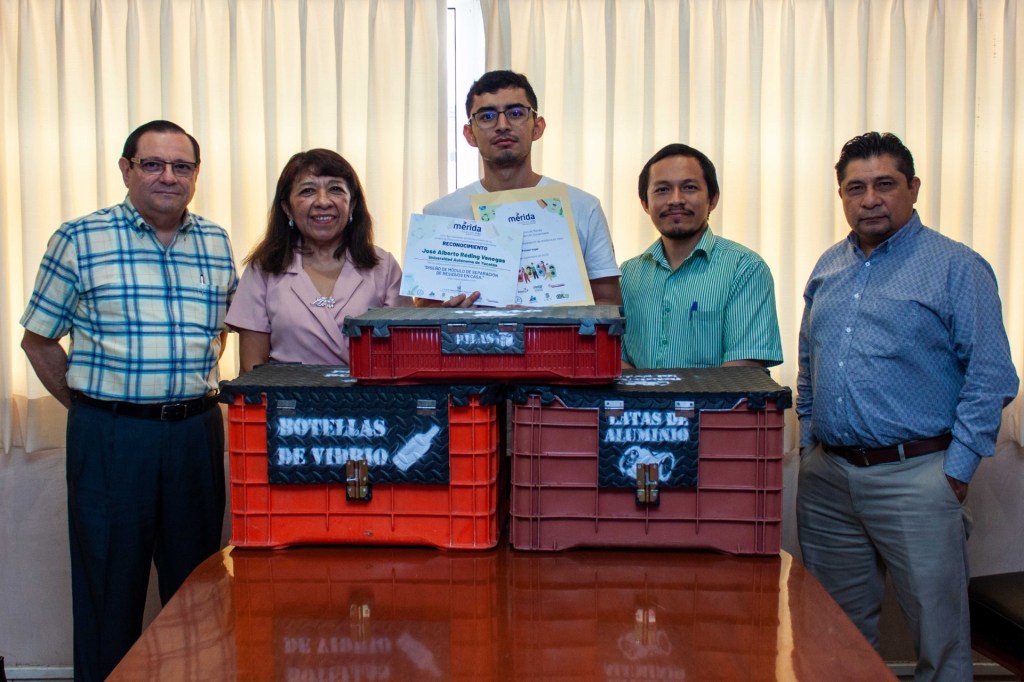 #Yucatán Estudiante #UADY gana concurso de proyectos para separación de residuos 
