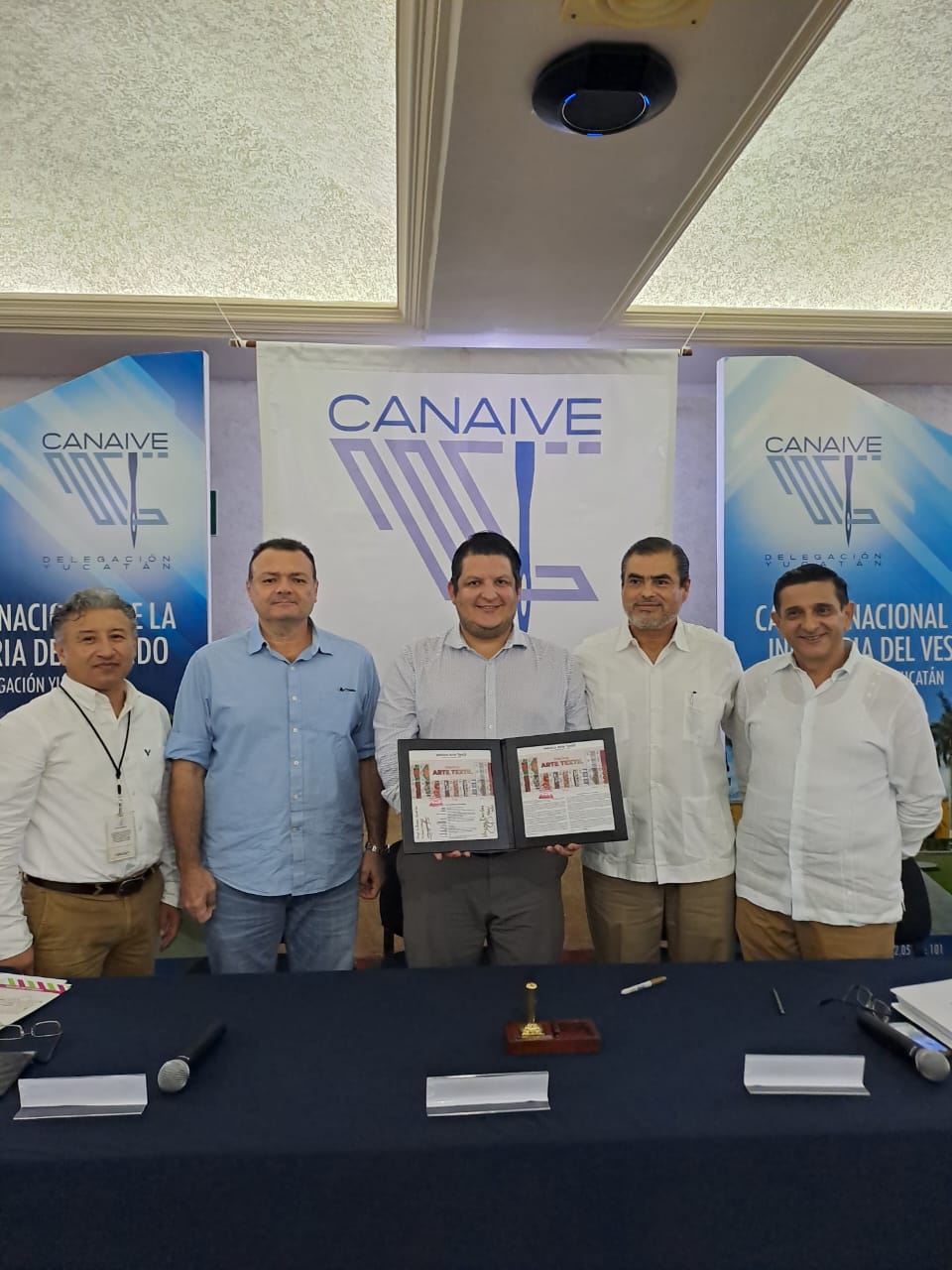 #Yucatán En la #Canaive, se realizó la Cancelación de Primer Día de Emisión a la Estampilla “México Arte&nbsp;Textil”