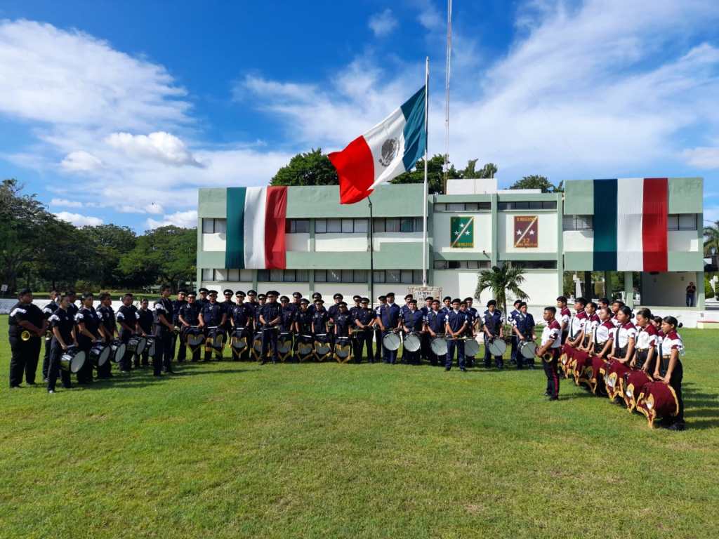 #Yucatán Escuela Preparatoria Uno bicampeona del concurso de bandas de guerra de #SEDENA 