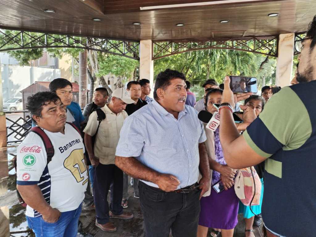 #QuintanaRoo Exigen pobladores de la zona limítrofe obras públicas, durante protesta en #Chetumal 
