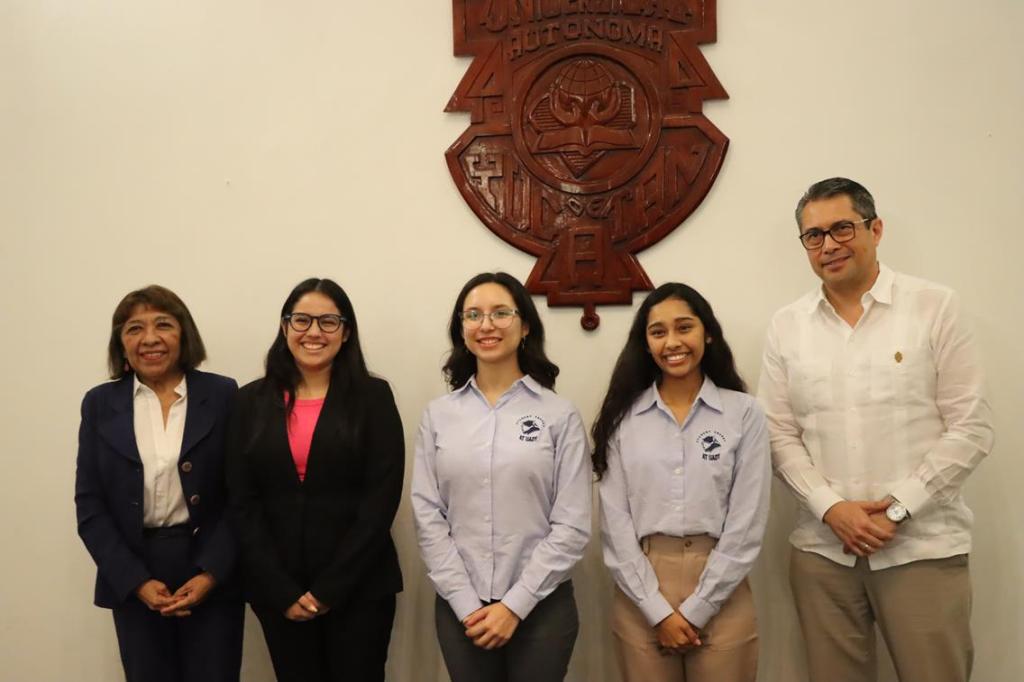 #Yucatán Estudiantes #UADY representan al estado en Cumbre Internacional de Sustentabilidad 