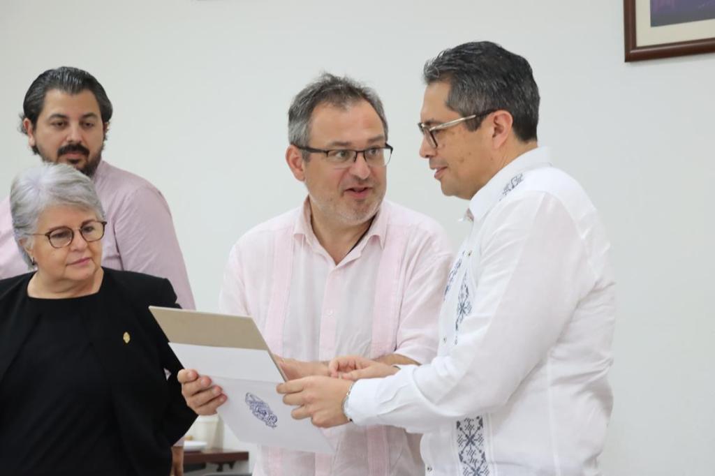 #Yucatán #UADY recibe al Cónsul de #Francia en #México 