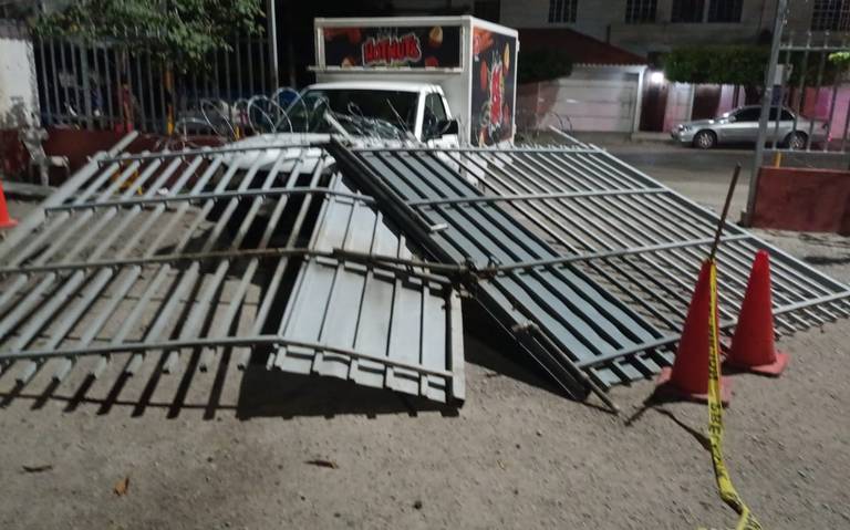 #Chiapas Normalistas ingresan y vandalizan instalaciones de la Secretaría de&nbsp;Educación