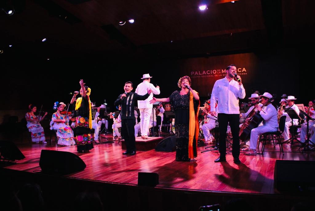 #Yucatán La #OrquestaTípicaYukalpetén rinde tributo a #ArmandoManzanero