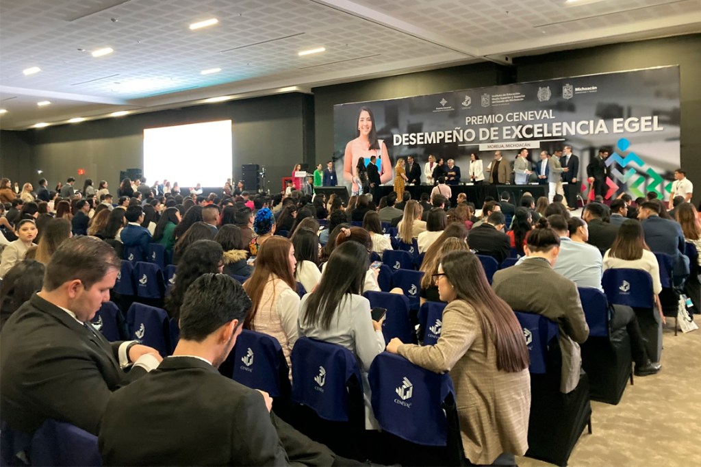 #Yucatán Más de cien estudiantes #UADY sobresalen en prueba Ceneval de Licenciatura  