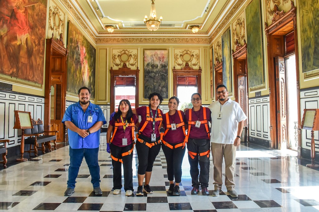 #Yucatán Restauran murales de #FernandoCastroPacheco