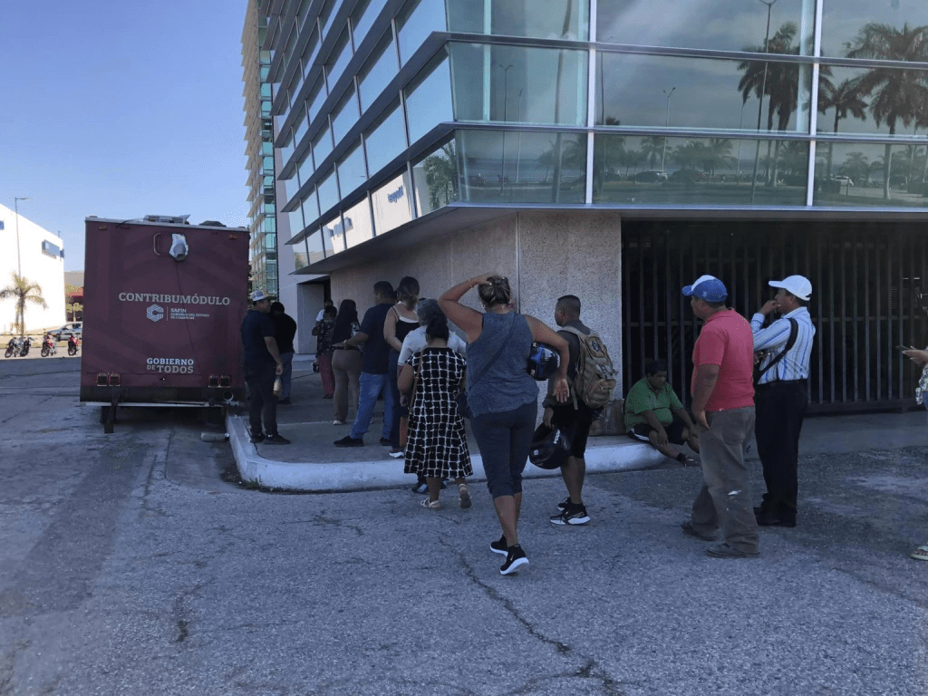 #Campeche Abren módulos adicionales para agilizar cobro de&nbsp;refrendo